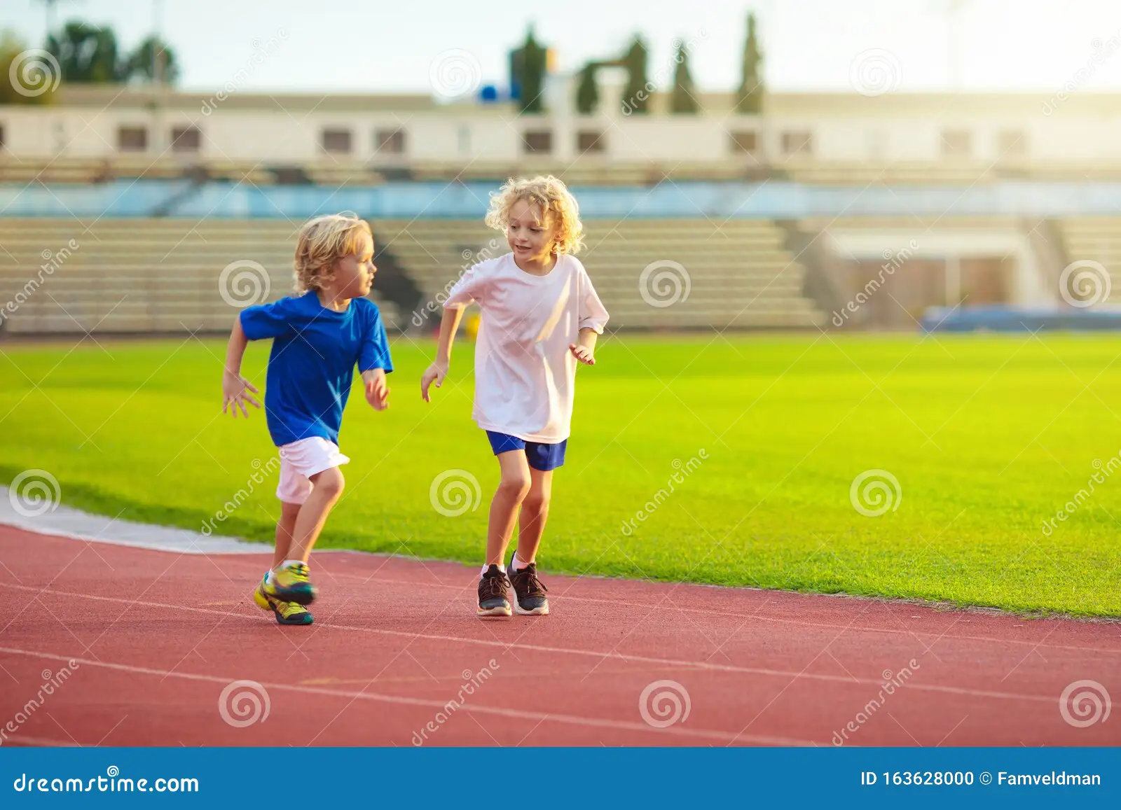英超赛程提醒：曼城对阵利物浦,